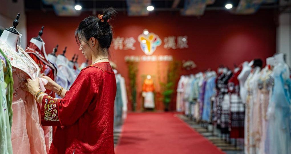 This small Asian city has created a billion dollar clothing industry缩略图 This small Asian city has created a billion dollar clothing industry缩略图