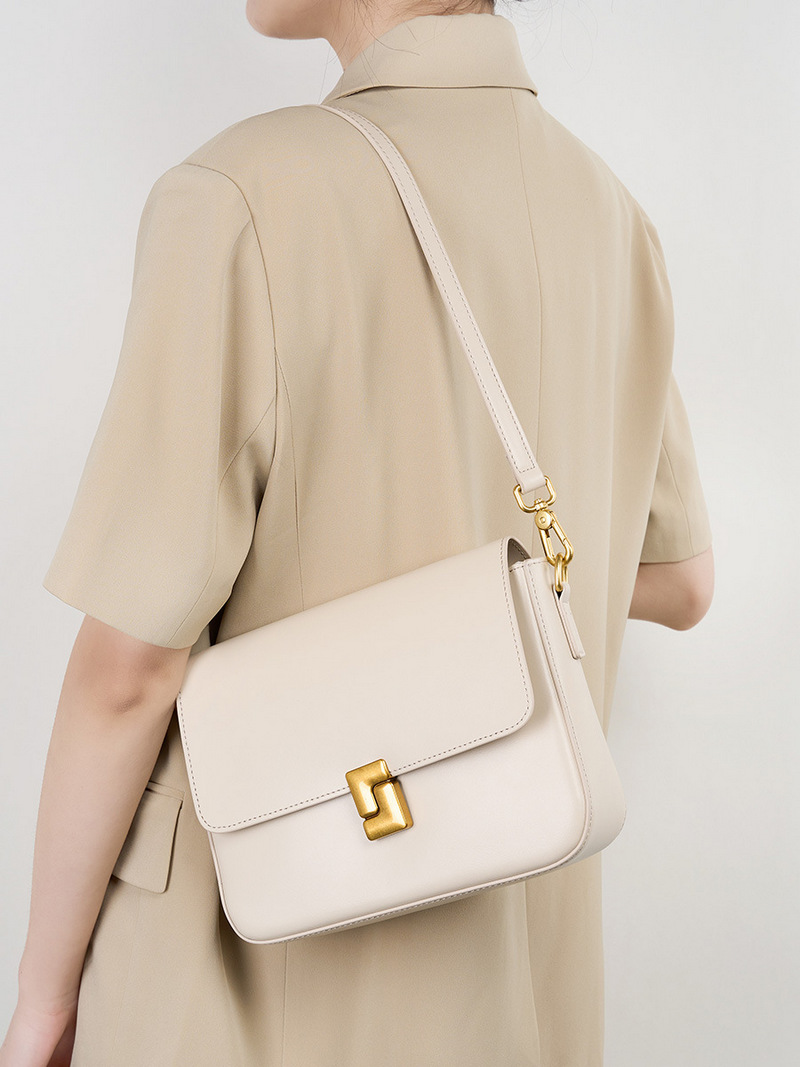 Beautiful ladies backpack one-shoulder crossbody bag versatile retro metal buckle decoration new genuine leather small square bag插图17