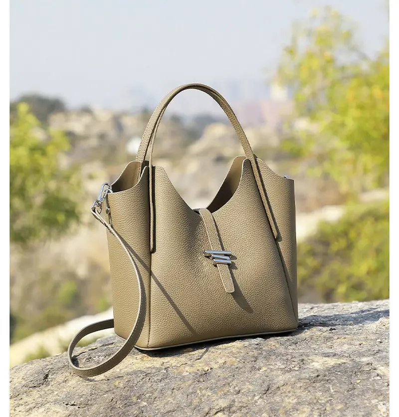 New fashion one-shoulder crossbody bag in handbag in cowhide leather插图2