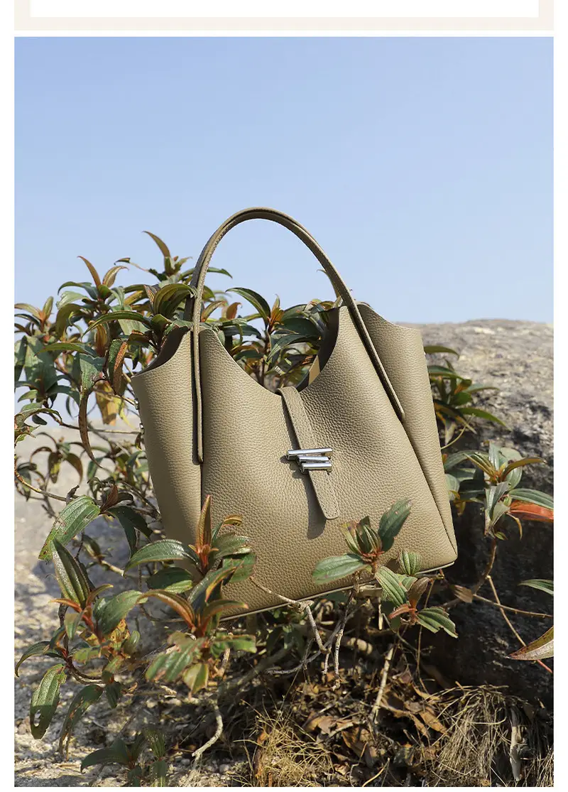 New fashion one-shoulder crossbody bag in handbag in cowhide leather插图8