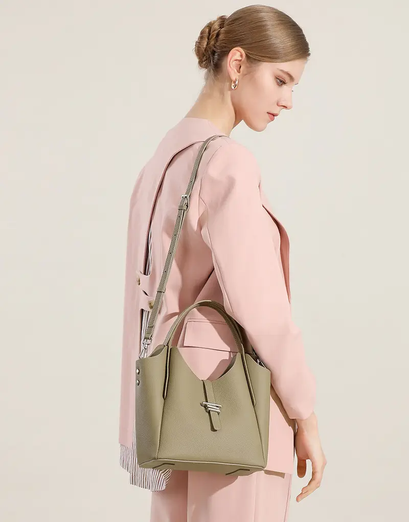 New fashion one-shoulder crossbody bag in handbag in cowhide leather插图10