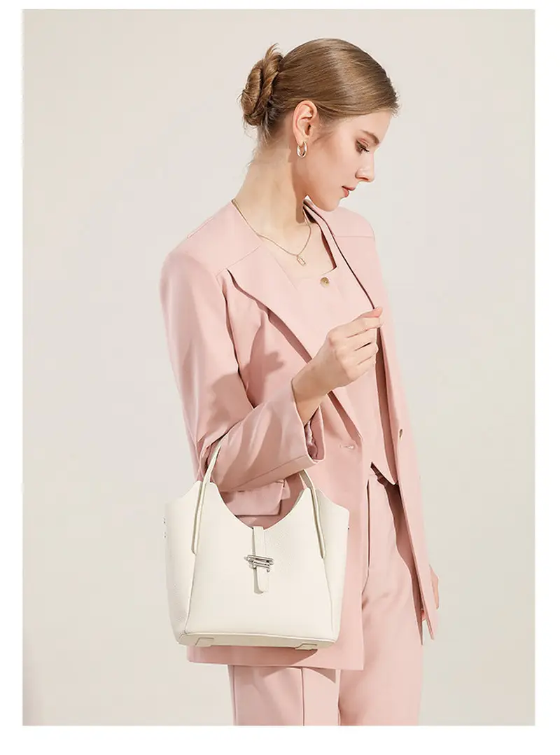 New fashion one-shoulder crossbody bag in handbag in cowhide leather插图11