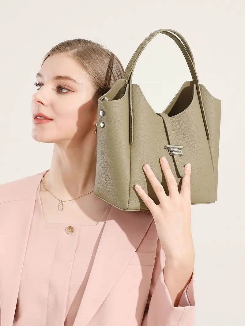 New fashion one-shoulder crossbody bag in handbag in cowhide leather插图15