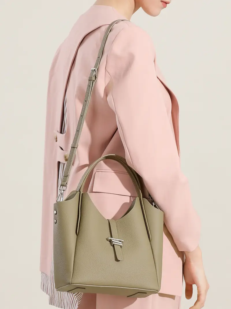 New fashion one-shoulder crossbody bag in handbag in cowhide leather插图17