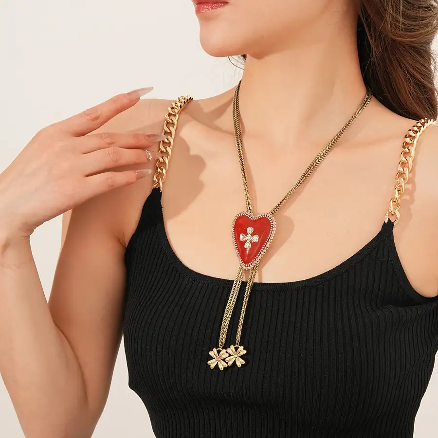 Diamond Style Red Love Flower Pendant Necklacepic2