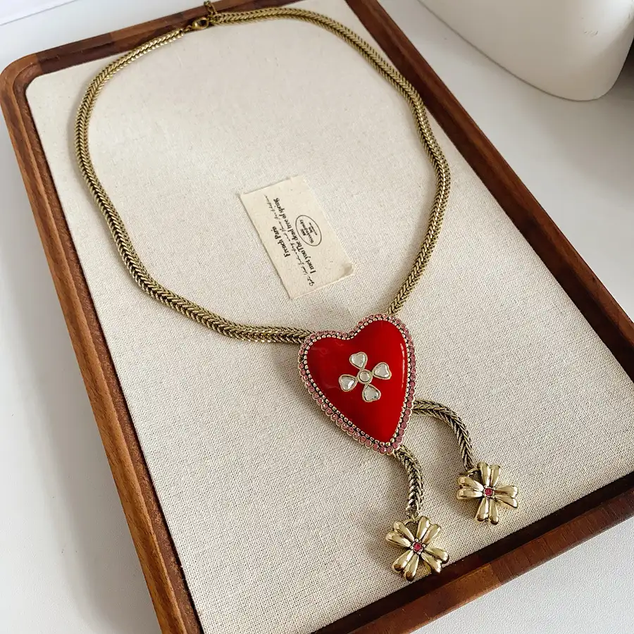 Diamond Style Red Love Flower Pendant Necklacepic3